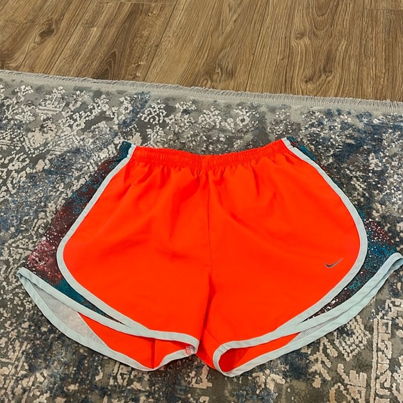 Nike shorts - Picture 1 of 2